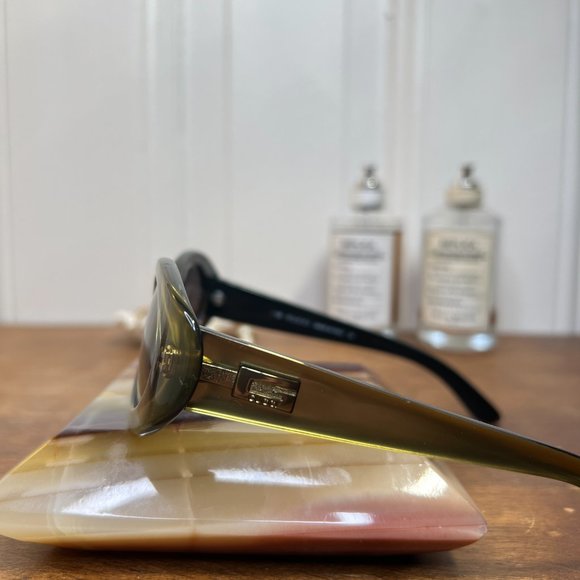 Gucci GG 2438 90's Bug Eye Sunglasses - Picture 3 of 12